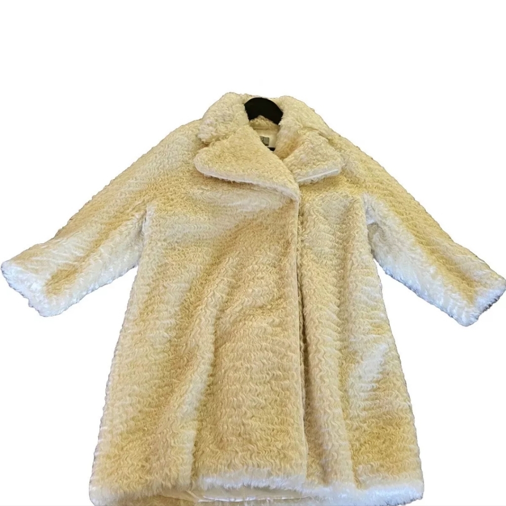 Brand new Sportsmax short coat